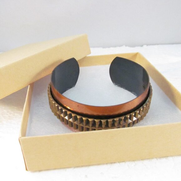 Vintage Southwestern Genuine Copper Cuff Bracelet with Textured Design - Picture 13 of 14